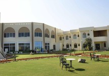 resort_sur_beach_holiday_450_750.jpg